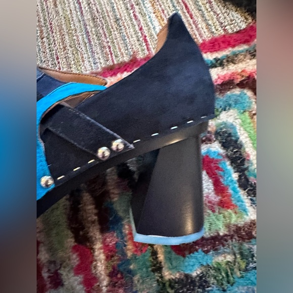 Fluevog NEARLY NEW Summer of Love Amor 60s-inspired blue suede clog-6.5 (fits 7) - Picture 11 of 16